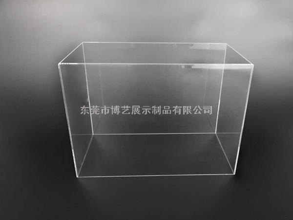 一個(gè)亞克力魚(yú)缸它比普通玻璃魚(yú)缸有著什么樣的優(yōu)勢(shì)呢？