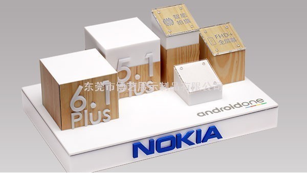 一個亞克力展架是如何生產(chǎn)出來的呢？